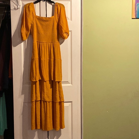 Kings Road Dresses & Skirts - Kings Road Smocked Off Shoulder Ruffle Tiered Maxi Dress Size Medium